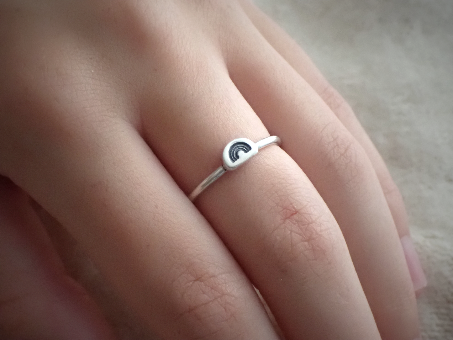 Evie ・ Dainty Sterling Silver Rainbow Ring