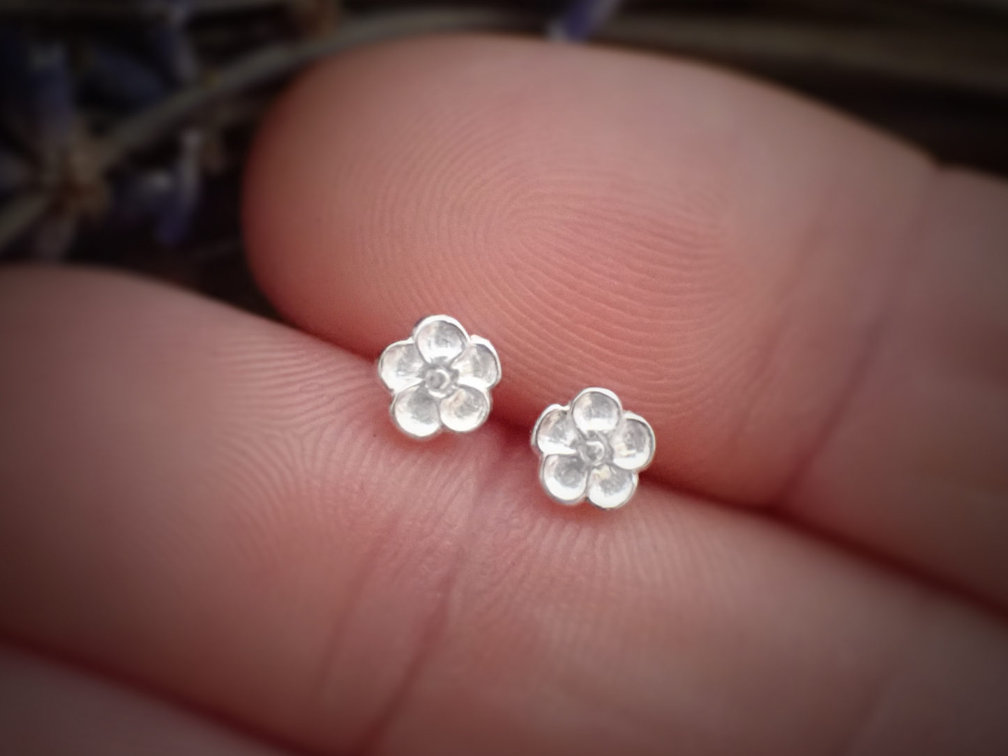 Forget Me Not ・ Dainty Silver Stud Earrings
