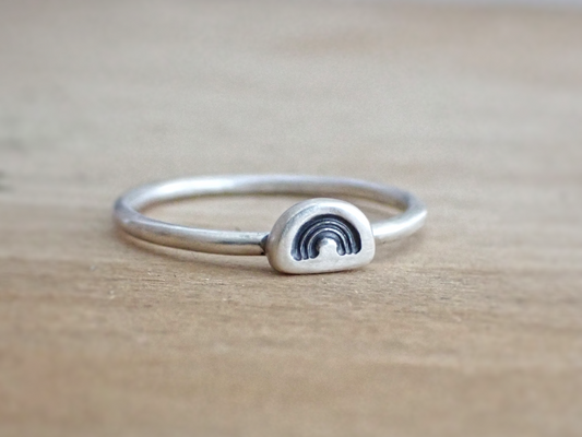 Evie ・ Dainty Sterling Silver Rainbow Ring