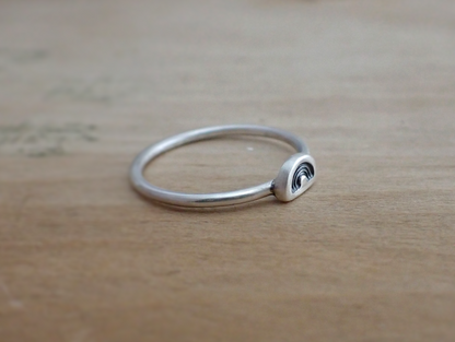 Evie ・ Dainty Sterling Silver Rainbow Ring