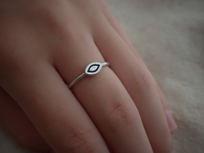 Semilla・ Dainty Sterling Silver Seed Ring