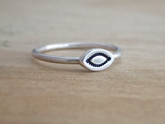 Semilla・ Dainty Sterling Silver Seed Ring