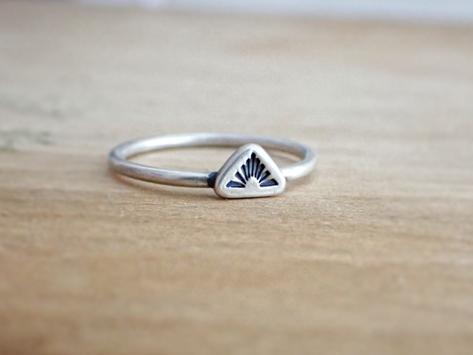 Ember ・ Dainty Sterling Silver Ring