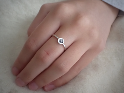 Ravi・ Dainty Sterling Silver Sunshine Ring